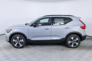 Thumbnail - 2026 Volvo XC40