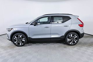 Thumbnail - 2026 Volvo XC40