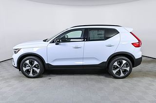Thumbnail - 2026 Volvo XC40