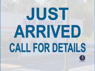 2012 Chrysler Town & Country Touring's photo