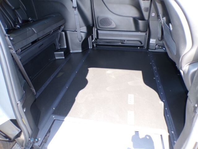 2025 Chrysler Pacifica Select - Photo 11
