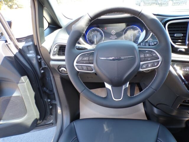 2025 Chrysler Pacifica Select - Photo 19