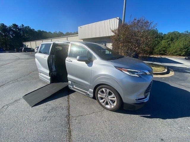 2022 Toyota Sienna Platinum