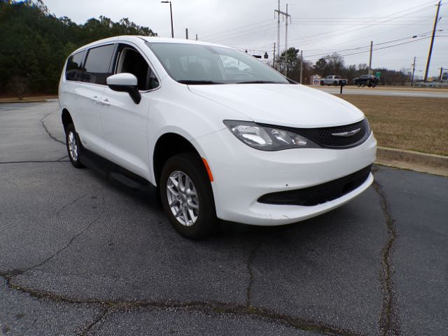 2022 Chrysler Voyager LX