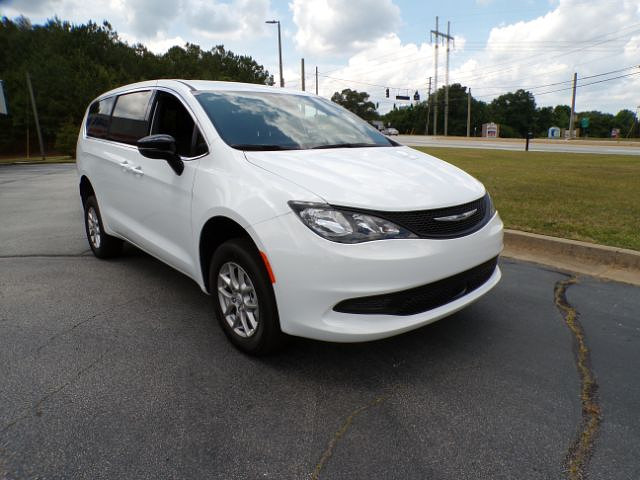 2026 Chrysler Voyager LX's photo