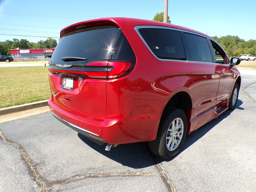 2025 Chrysler Pacifica Select - Photo 3