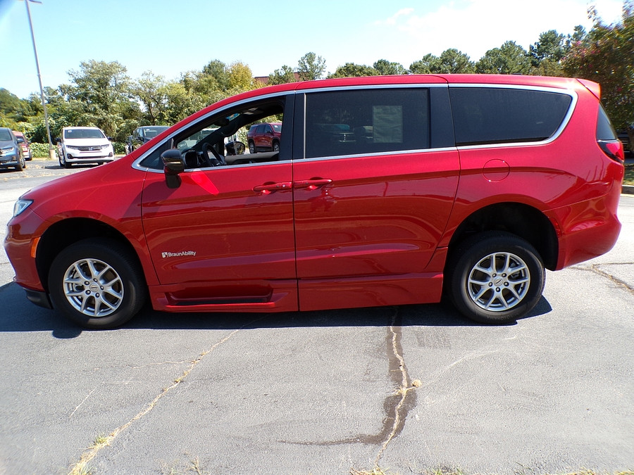 2025 Chrysler Pacifica Select - Photo 6