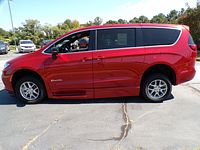 2025 Chrysler Pacifica Select - Photo 29