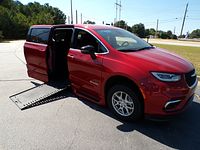 2025 Chrysler Pacifica Select - Photo 32