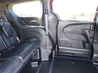2025 Chrysler Pacifica Select - Photo 35