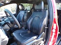 2025 Chrysler Pacifica Select - Photo 39