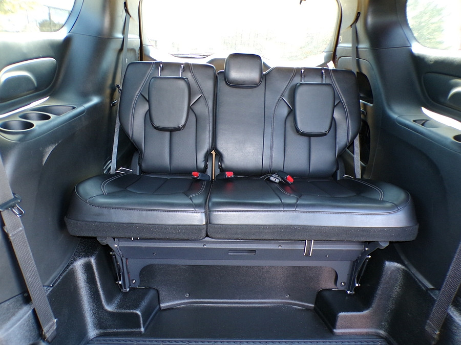 2025 Chrysler Pacifica Select - Photo 18