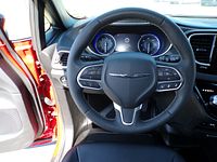 2025 Chrysler Pacifica Select - Photo 42