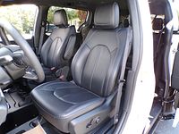 2025 Chrysler Pacifica Select - Photo 39