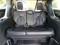 2025 Chrysler Pacifica Select - Photo 41