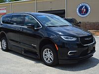 2025 Chrysler Pacifica Select - Photo 23