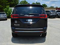 2025 Chrysler Pacifica Select - Photo 26