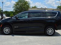 2025 Chrysler Pacifica Select - Photo 28