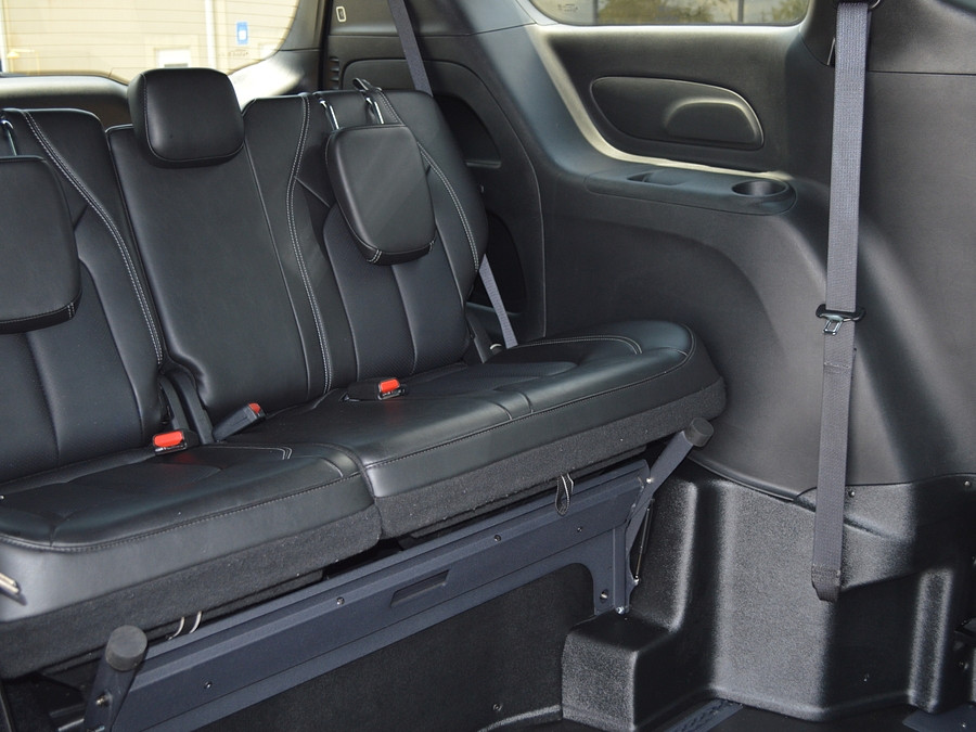 2025 Chrysler Pacifica Select - Photo 12