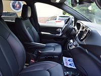 2025 Chrysler Pacifica Select - Photo 36