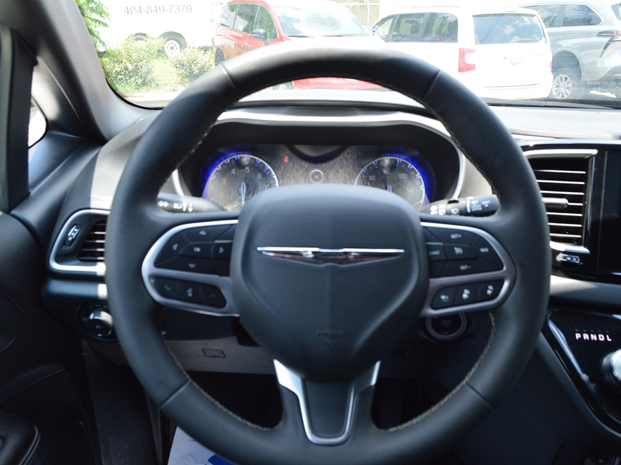 2025 Chrysler Pacifica Select - Photo 17