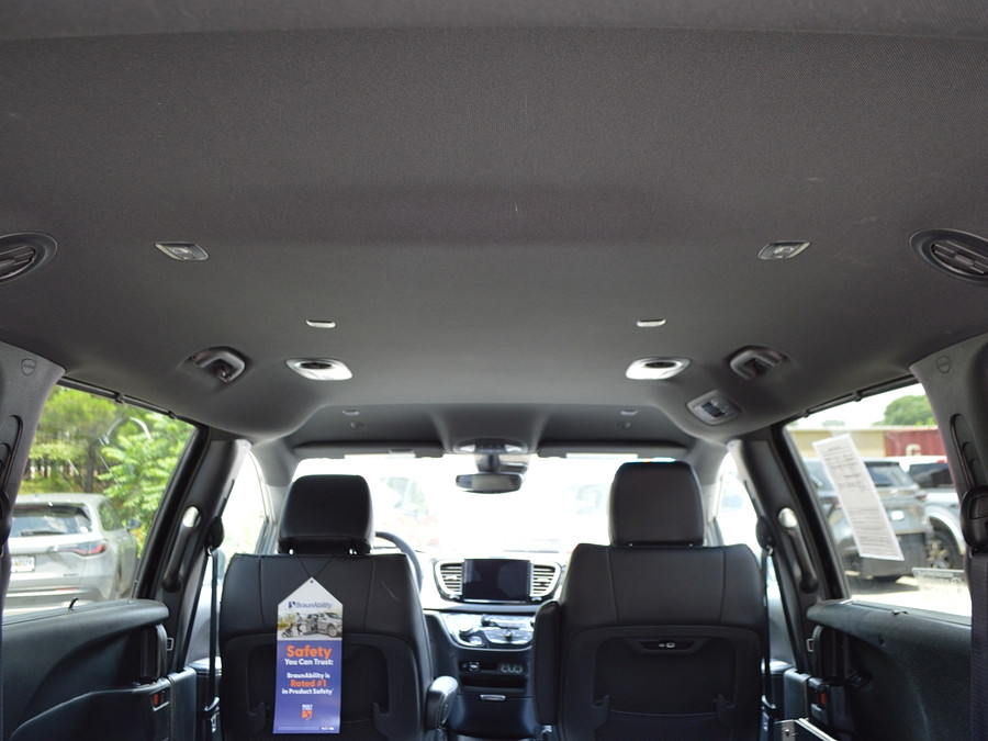 2025 Chrysler Pacifica Select - Photo 21