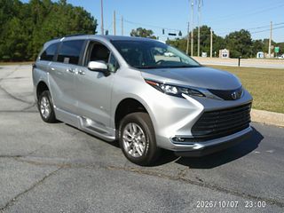 Thumbnail - 2024 Toyota Sienna