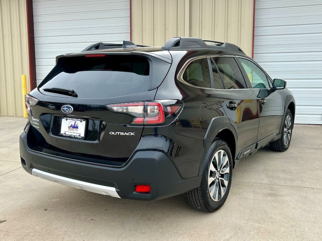 2023 Subaru Outback Limited - Photo 2