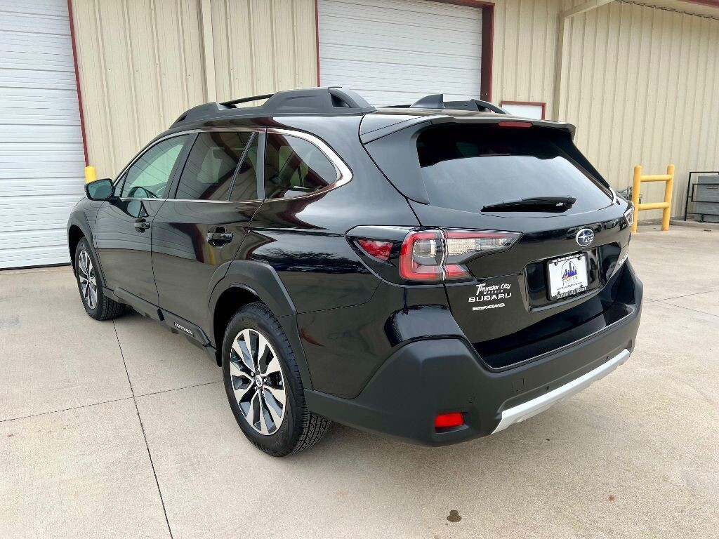 2023 Subaru Outback Limited - Photo 3