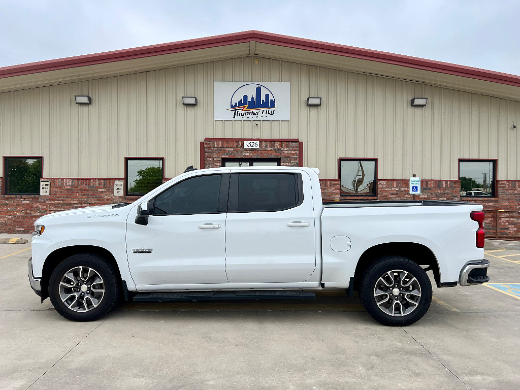 2021 Chevrolet Silverado 1500 LT Crew Cab Short Box's photo