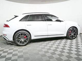 Thumbnail - 2021 Audi Q8