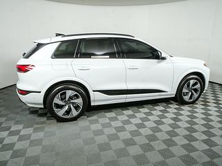 Thumbnail - 2025 Audi Q6 e-tron