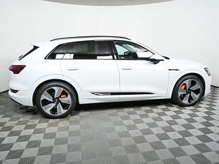 Thumbnail - 2023 Audi e-tron