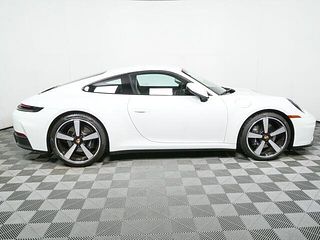 Thumbnail - 2025 Porsche 911