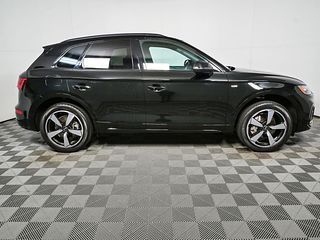 Thumbnail - 2023 Audi Q5