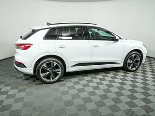 Thumbnail - 2023 Audi Q4 e-tron