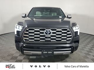 Thumbnail - 2023 Toyota Sequoia