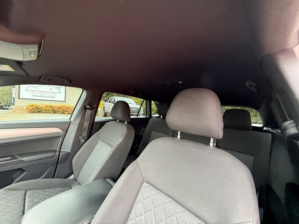 2020 Volkswagen Atlas Cross Sport Located at Jasper Easy Car Credit light-box-slides