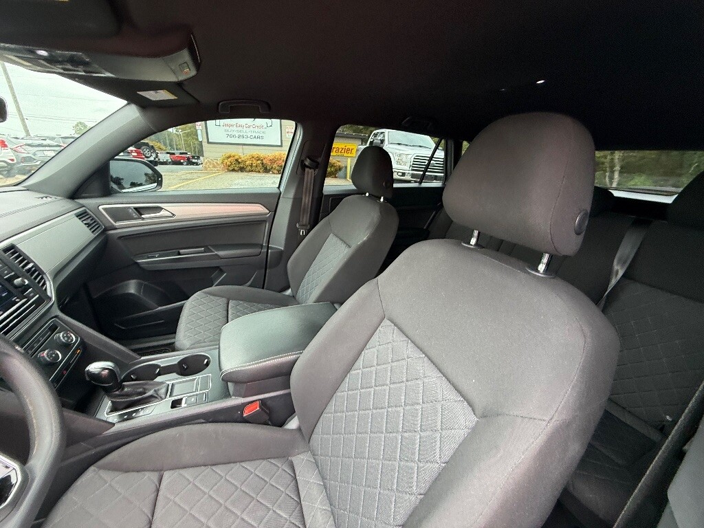 2020 Volkswagen Atlas Cross Sport Located at Jasper Easy Car Credit light-box-slides