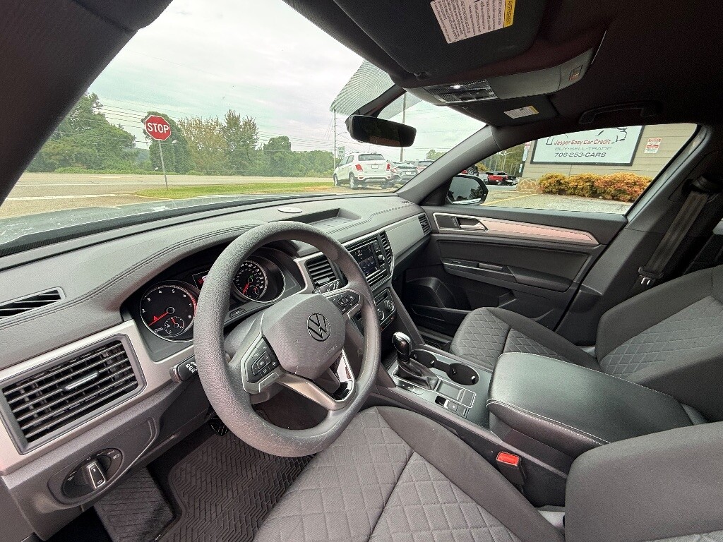 2020 Volkswagen Atlas Cross Sport Located at Jasper Easy Car Credit light-box-slides