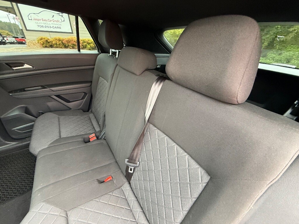 2020 Volkswagen Atlas Cross Sport Located at Jasper Easy Car Credit light-box-slides