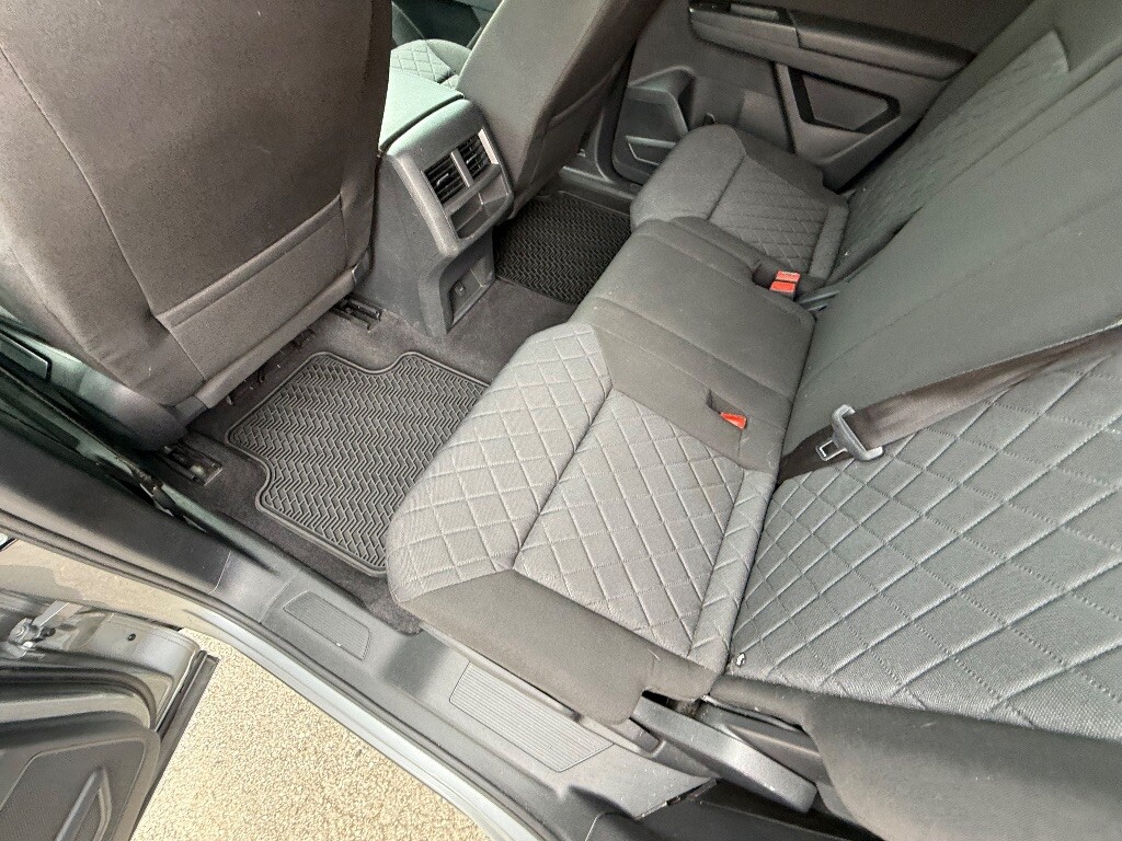 2020 Volkswagen Atlas Cross Sport Located at Jasper Easy Car Credit light-box-slides