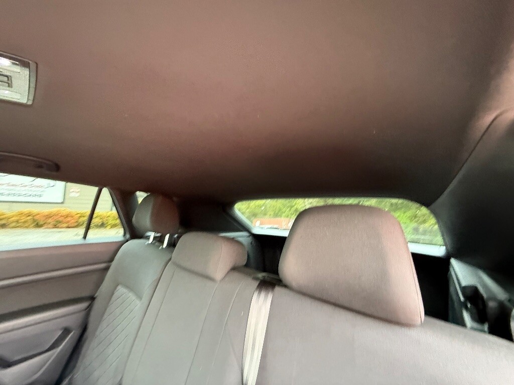 2020 Volkswagen Atlas Cross Sport Located at Jasper Easy Car Credit light-box-slides