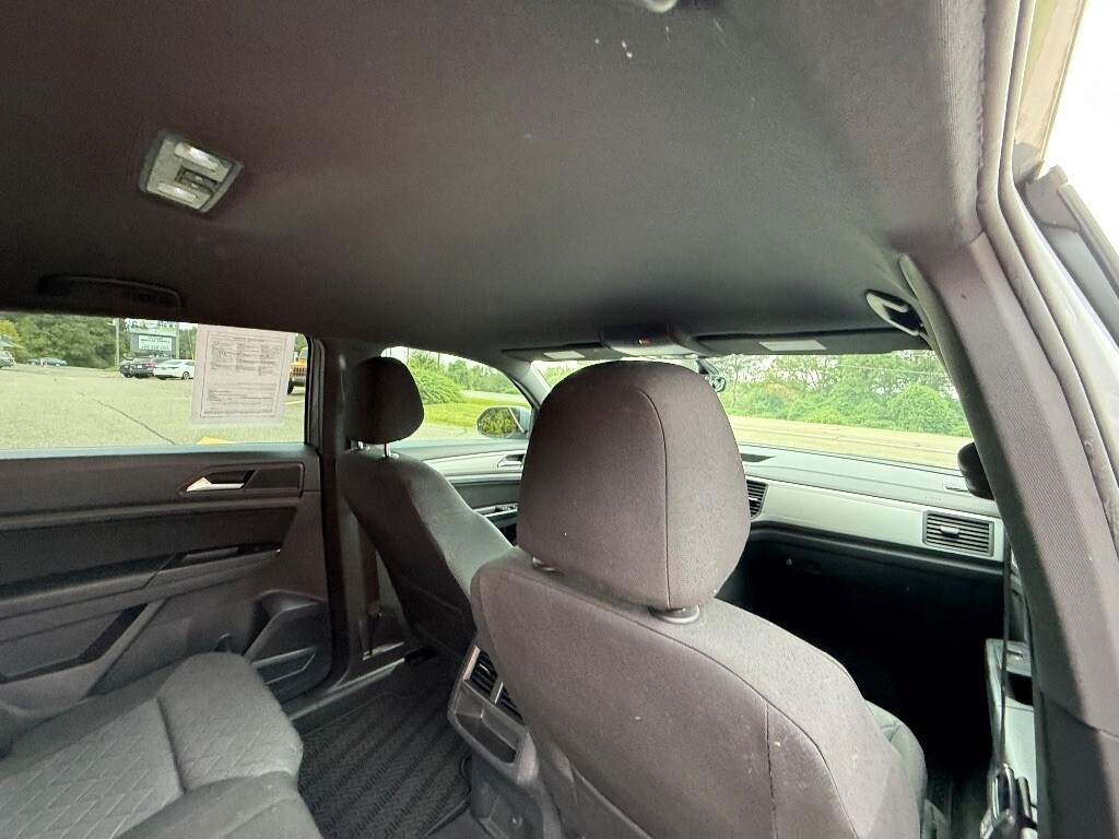 2020 Volkswagen Atlas Cross Sport Located at Jasper Easy Car Credit light-box-slides