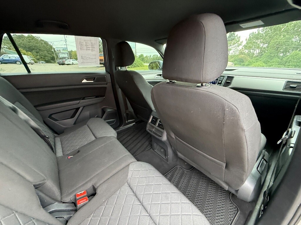 2020 Volkswagen Atlas Cross Sport Located at Jasper Easy Car Credit light-box-slides