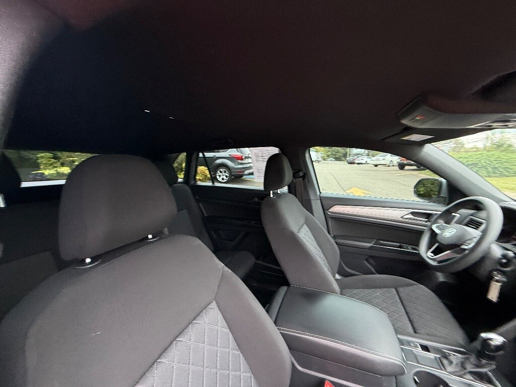 2020 Volkswagen Atlas Cross Sport Located at Jasper Easy Car Credit light-box-slides