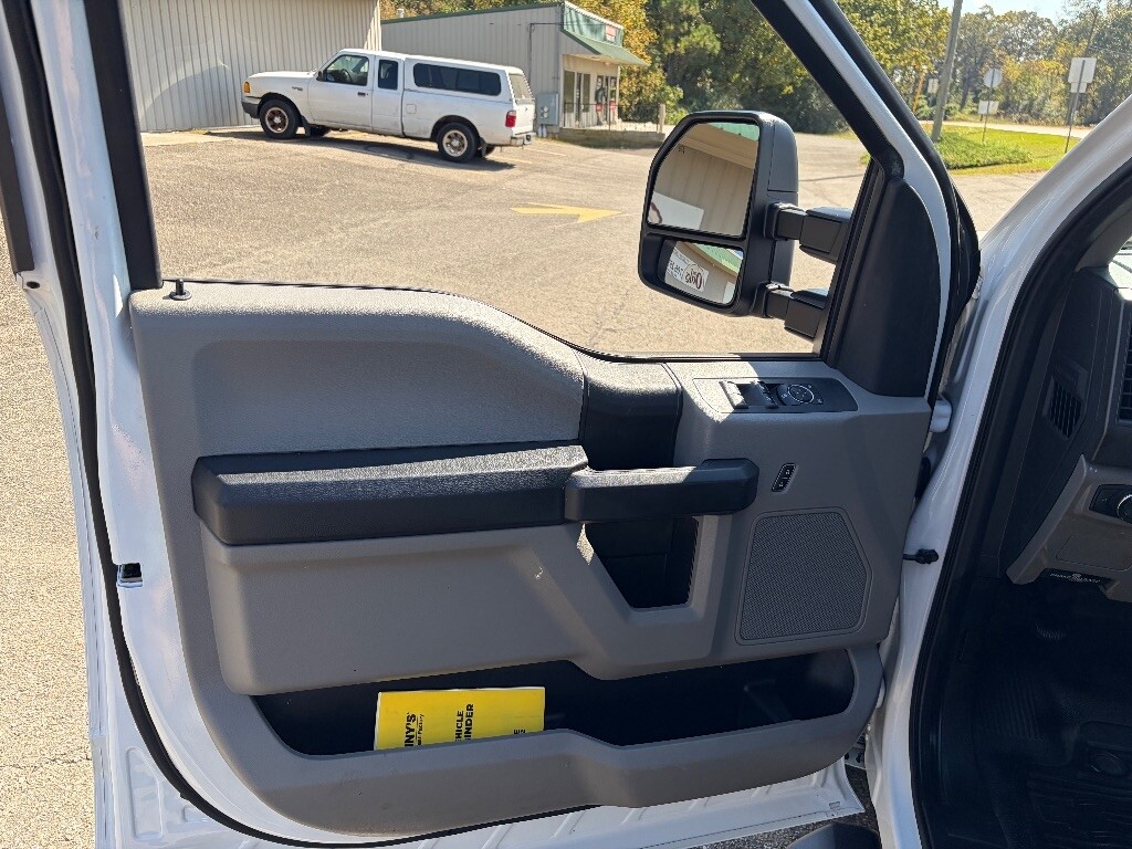 2021 Ford F250SD Located at Jasper Easy Car Credit light-box-slides