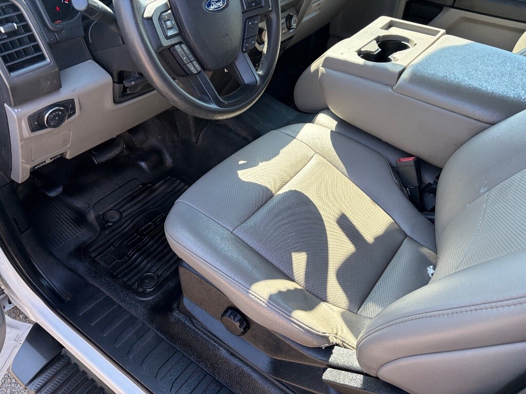 2021 Ford F250SD Located at Jasper Easy Car Credit light-box-slides