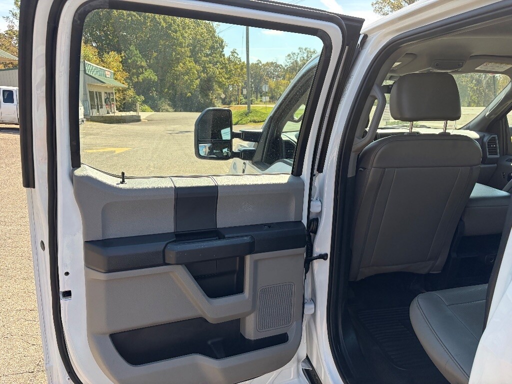 2021 Ford F250SD Located at Jasper Easy Car Credit light-box-slides