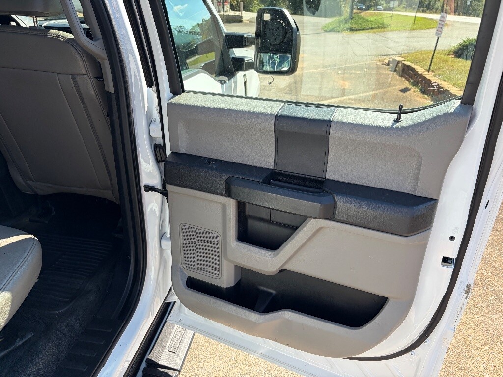 2021 Ford F250SD Located at Jasper Easy Car Credit light-box-slides